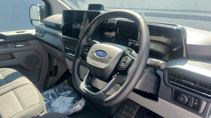 Ford Transit Custom E-320 L1 Rwd 100kW 71kWh H1 Van Limited Auto - Image 11